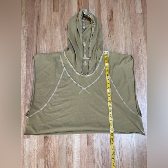 Free People crop top with hood size Medium - Picture 7 of 8